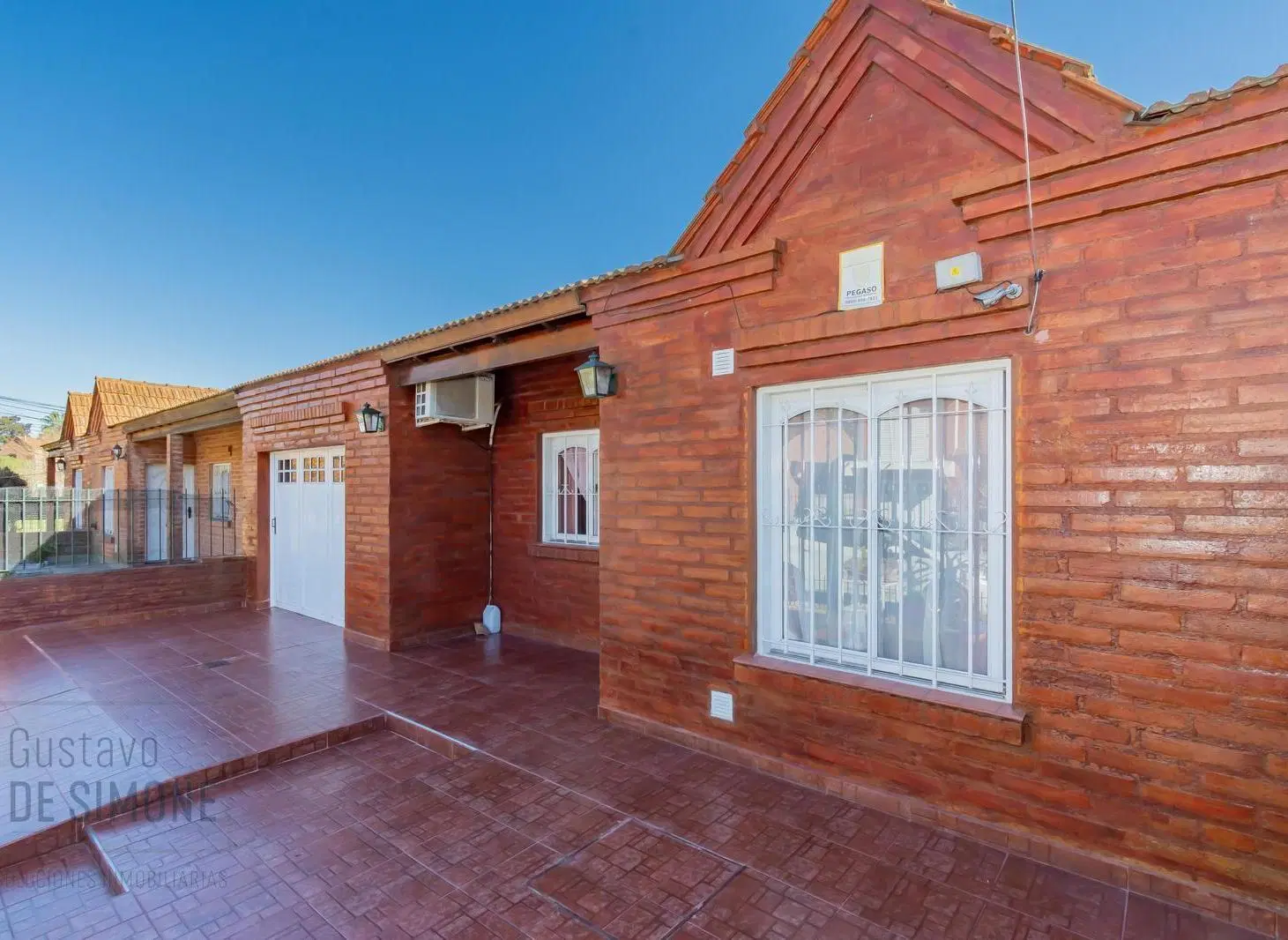 Venta Casa tipo chalet de 3 Ambientes con cochera, patio, quincho en Burzaco 1