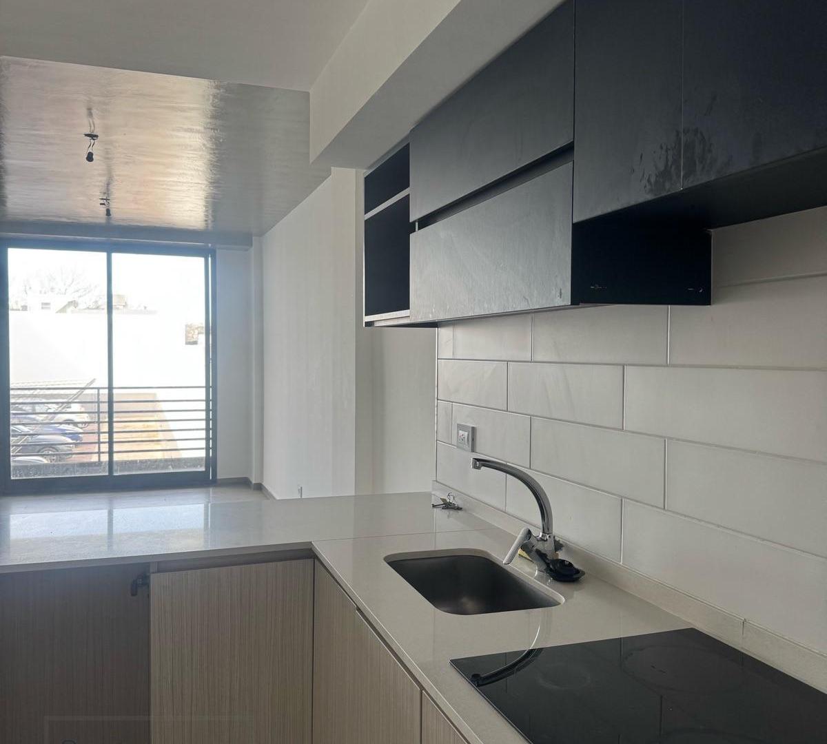 Foto de Venta Departamento de dos ambientes en Montecastro, imagen 1