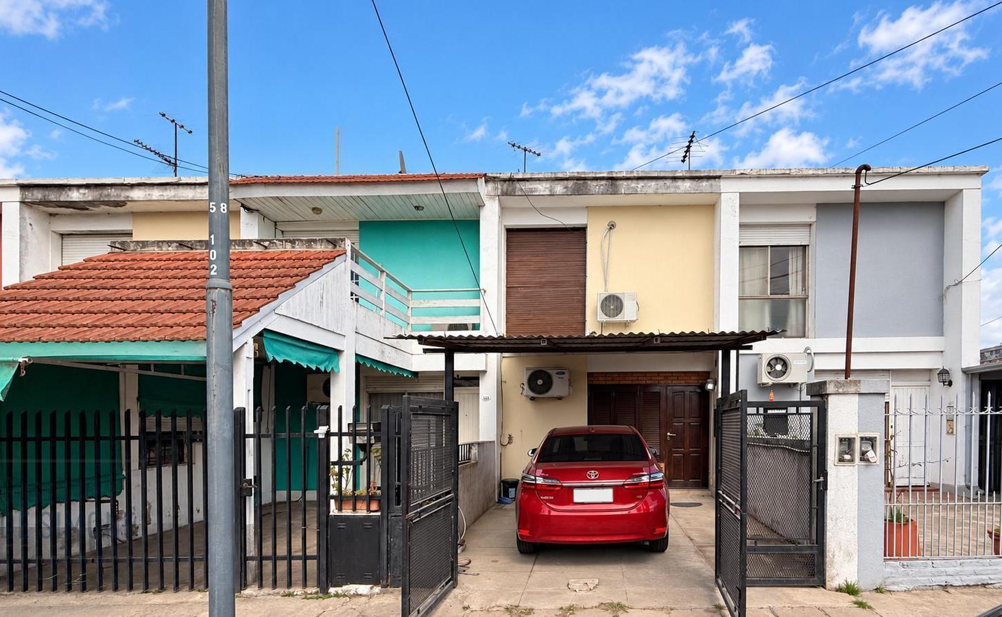 Foto de Venta Casa tipo Dúplex de 4 ambientes con cochera en Virrey Del Pino, imagen 2