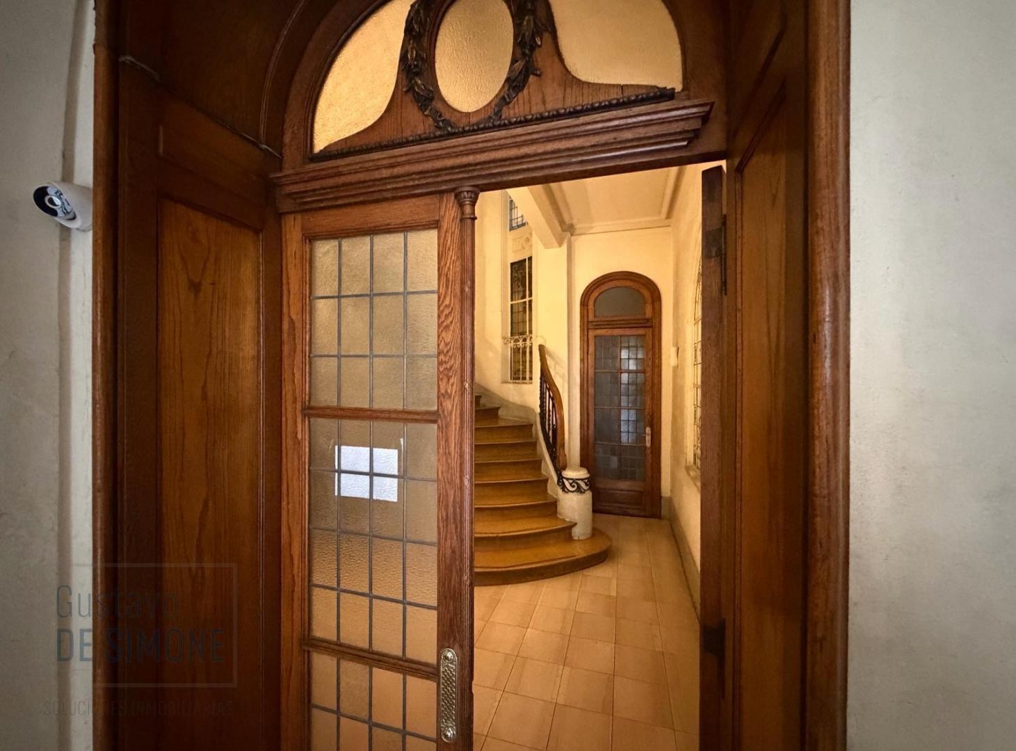 Foto de VENTA DEPARTAMENTO 7 AMBIENTES CON BALCÓN FRANCÉS EN SAN NICOLAS, imagen 2