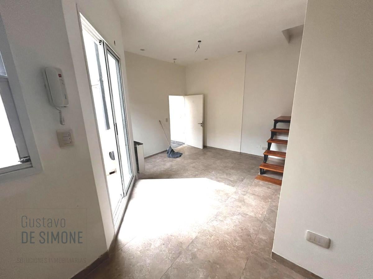 Foto de Venta PH de 2 ambientes con patio y balcón en Villa Devoto, imagen 1