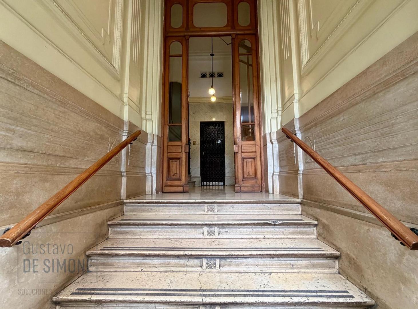 Foto de VENTA DEPARTAMENTO DE 7 AMBIENTES CON BALCÓN SAN CRISTOBAL, imagen 3