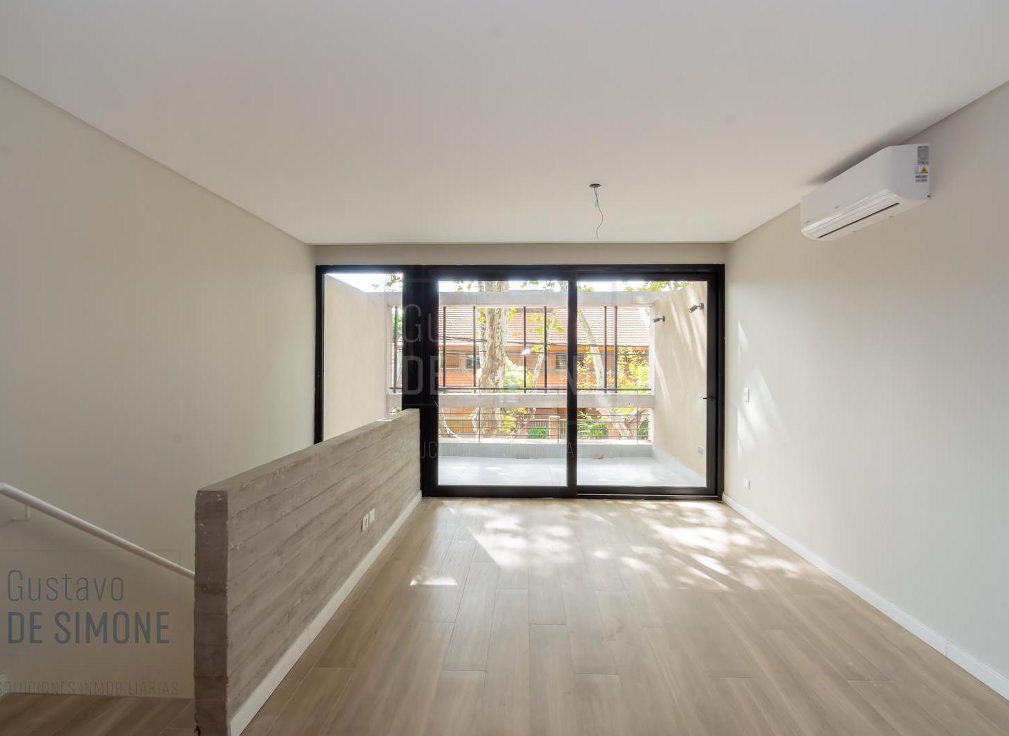 Foto de Venta / Departamento / 4 ambientes / Tipo Casa / Con terraza / Parrilla, imagen 1