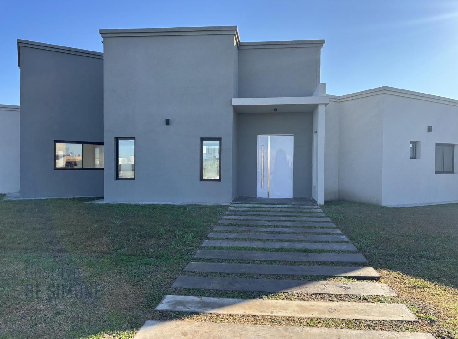 Foto de Venta casa 4 ambientes Barrio San Felipe, Canning, imagen 1
