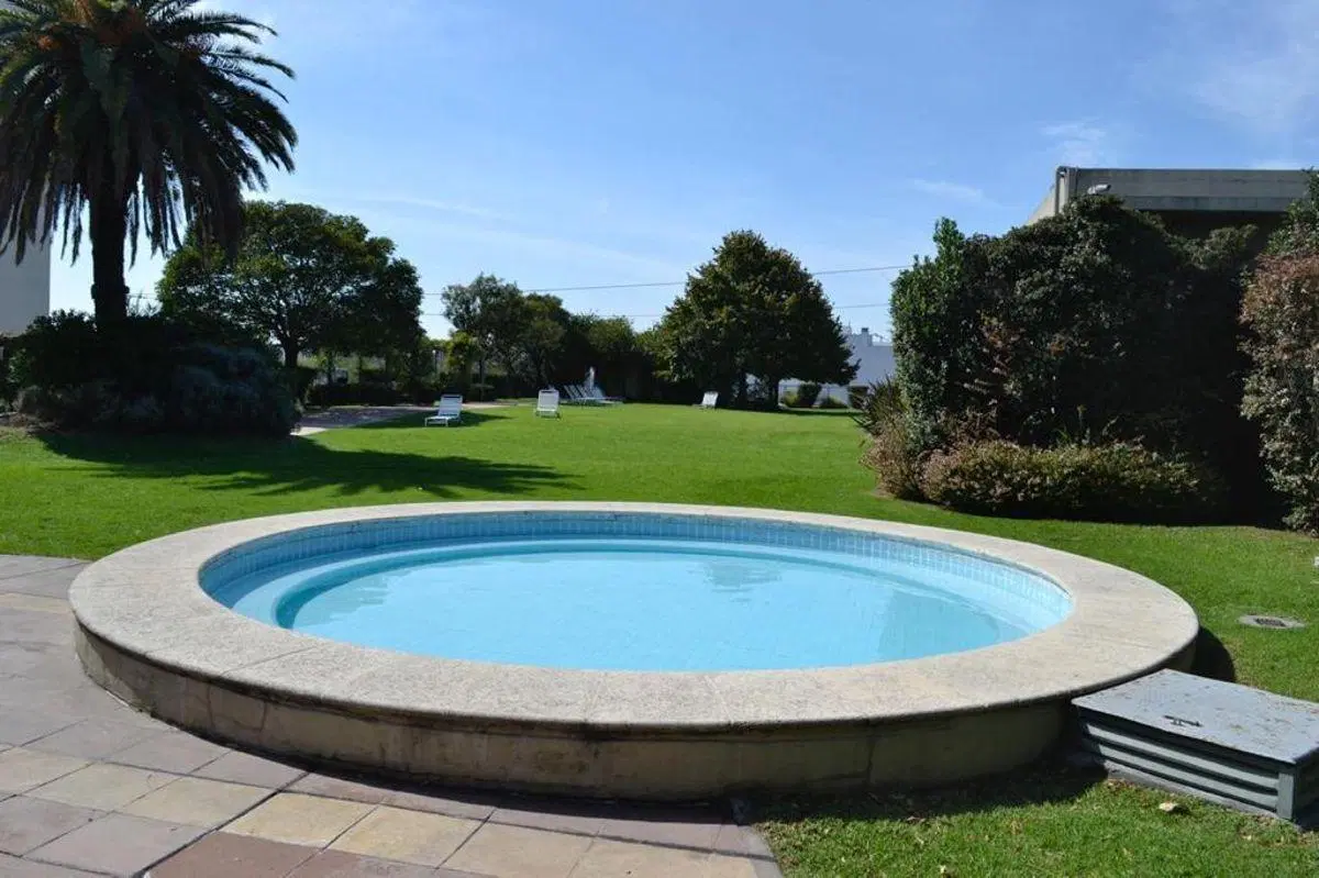 Gran Tres Ambientes con Patio y Cochera en La Algodonera 3