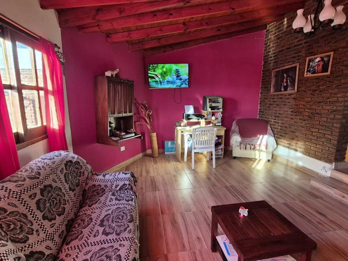 Foto de Venta casa de cinco ambientes, cochera, jardín, depto, Mar de Ajó, Partido de La Costa, Buenos Aires, imagen 2