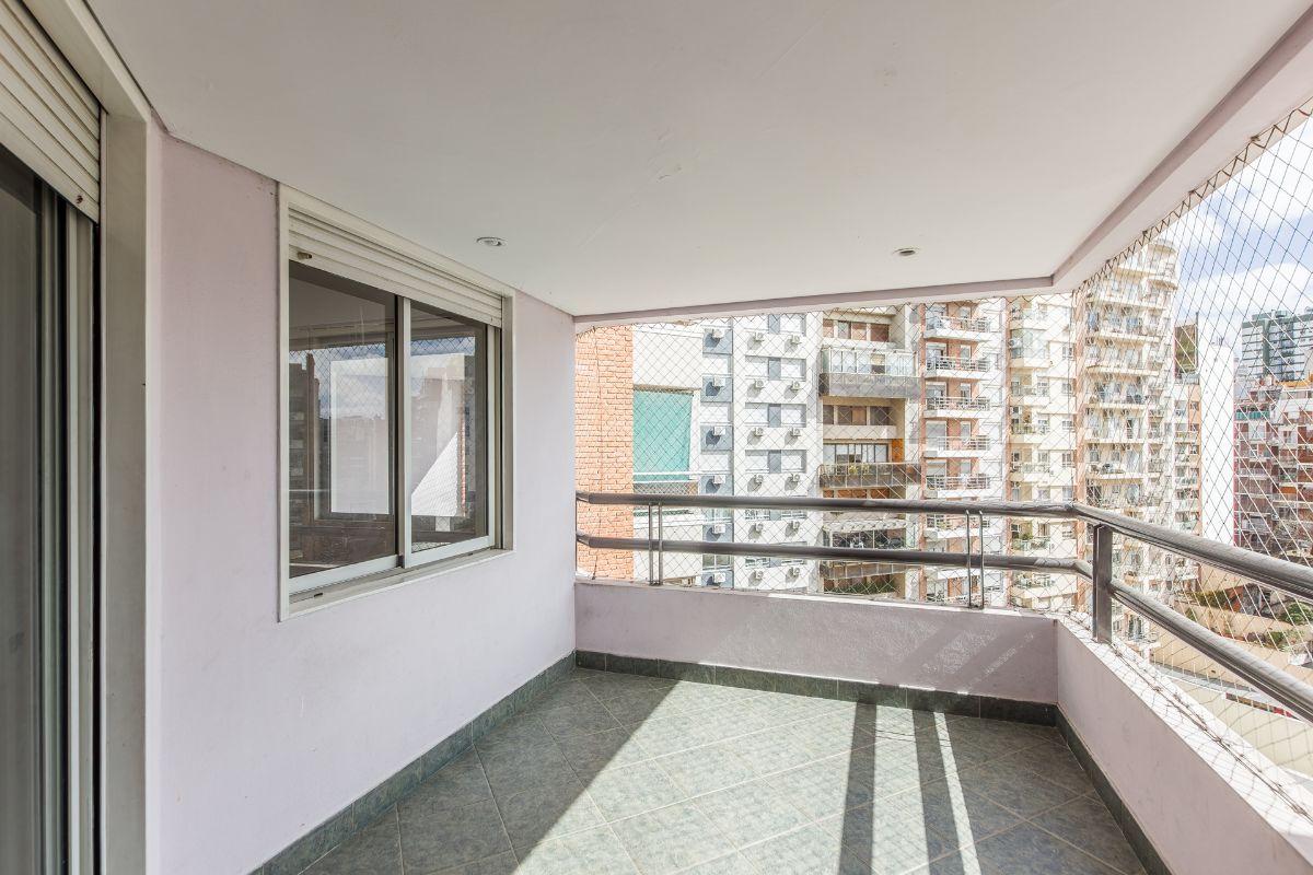 Foto de Venta departamento semipiso de cuatro ambientes y dos balcones Av, imagen 1