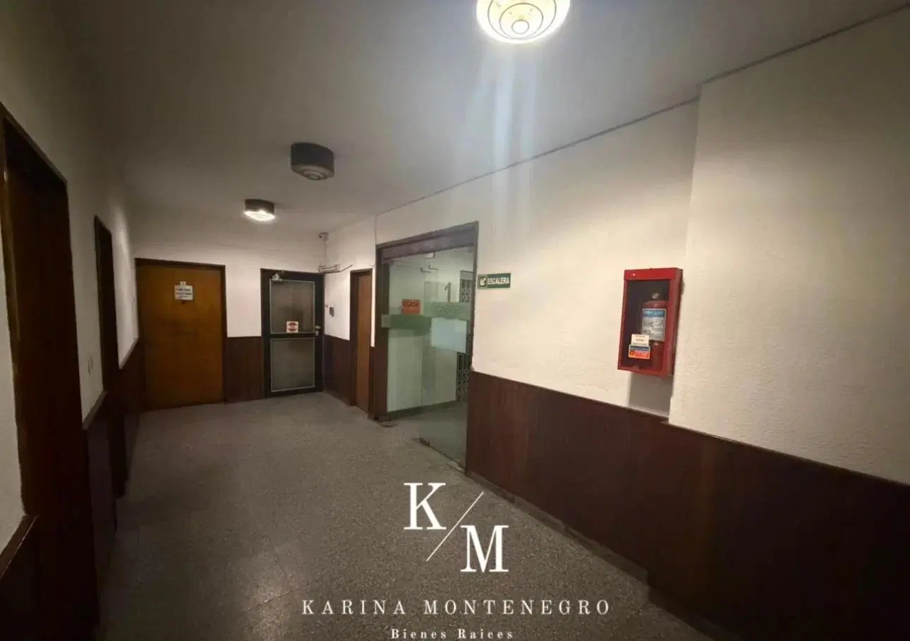 Oficina en el centro de San Martin con baño privado 3
