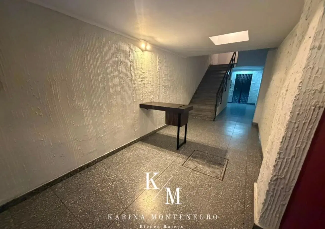Oficina en el centro de San Martin con baño privado 2