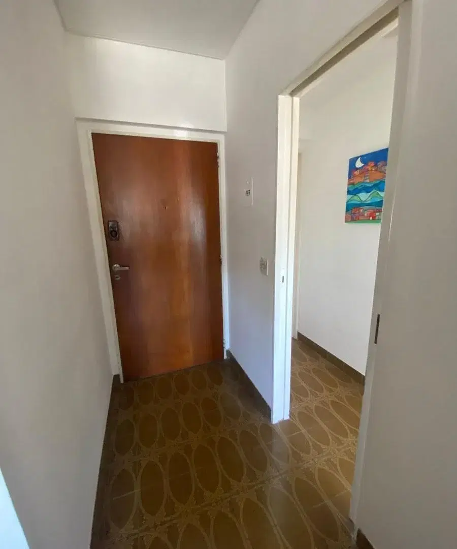 Departamento de tres ambientes muy luminoso excelente ubicación 1