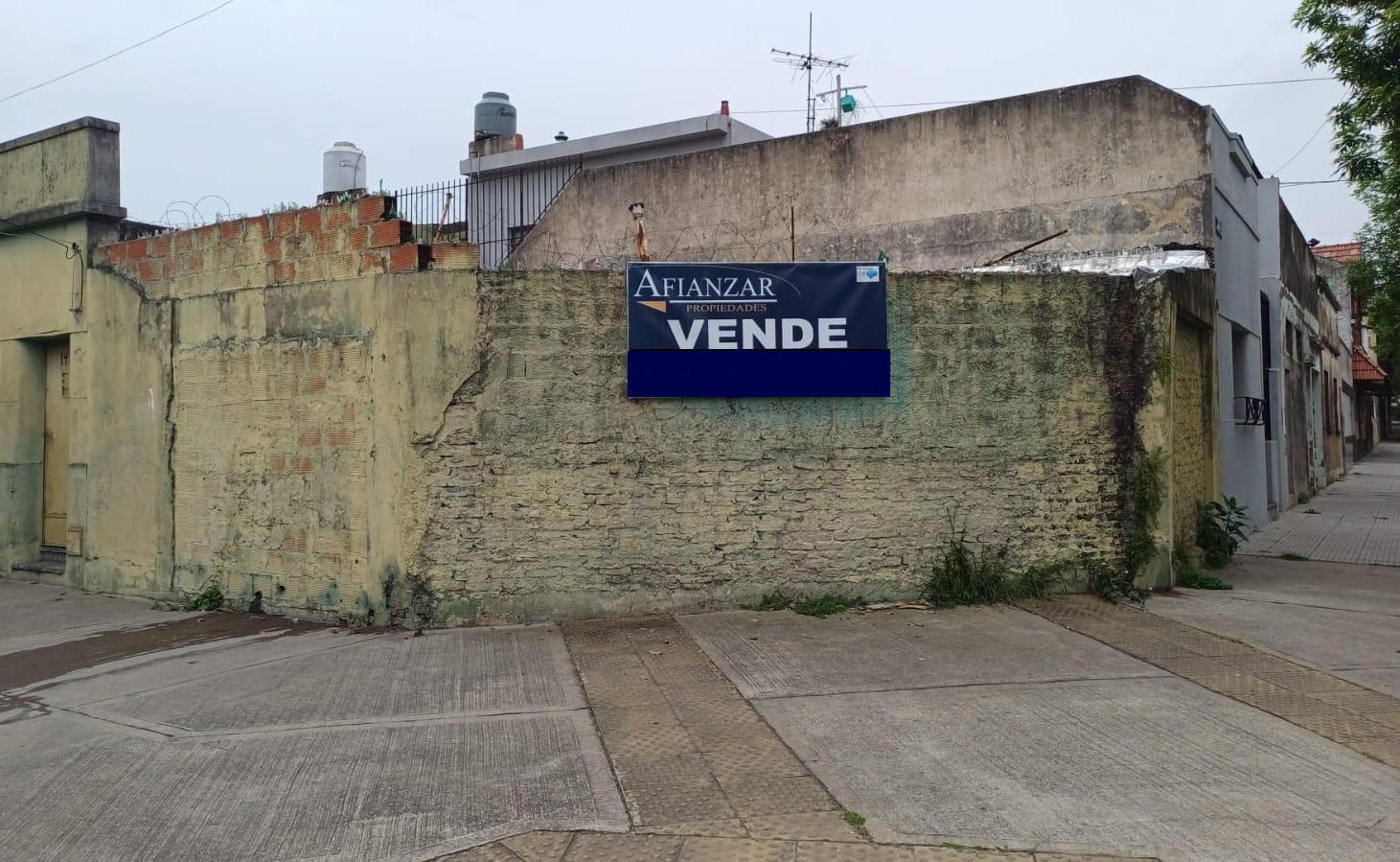 Casa en esquina sobre lote propio