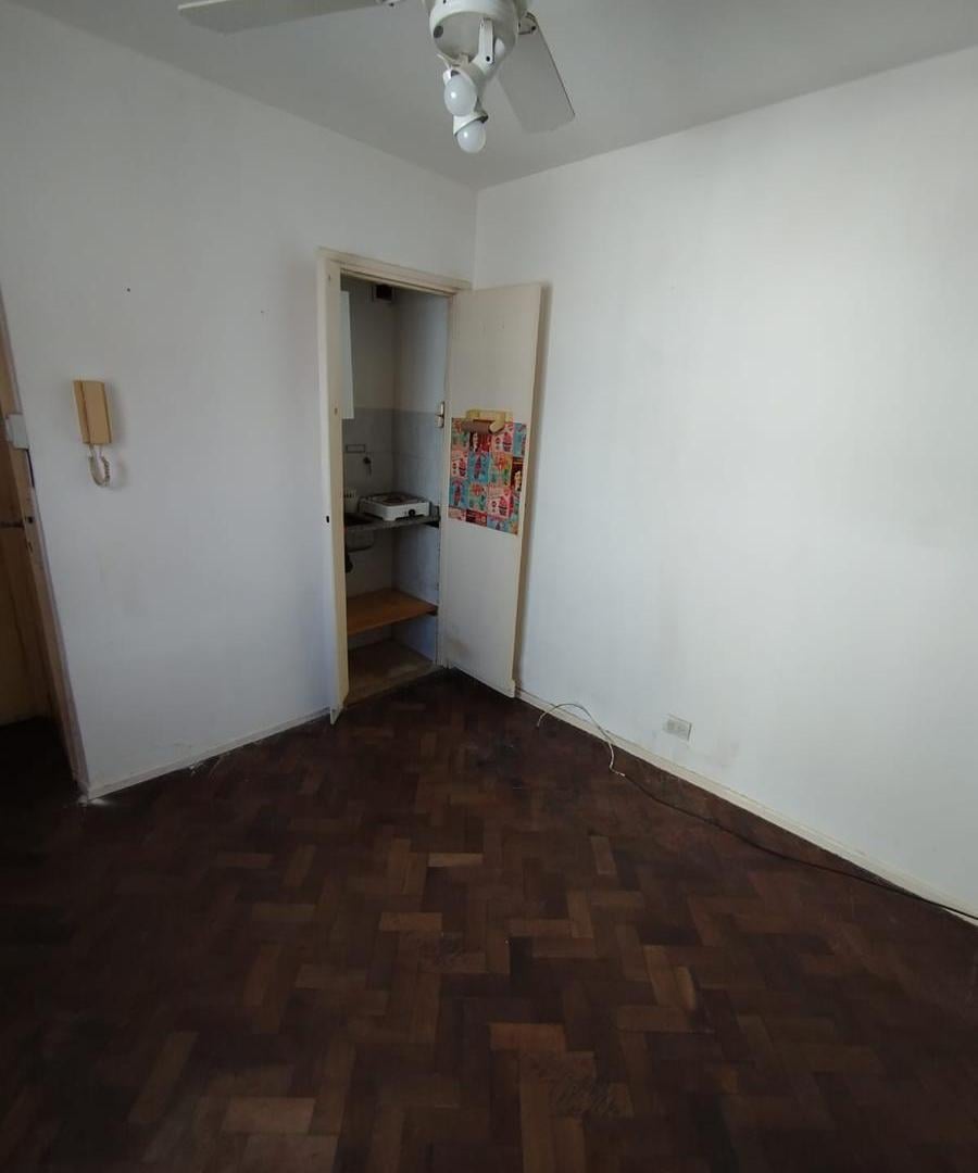 Foto de Monoambiente al contrafrente con vista a pulmon de manzana, imagen 1