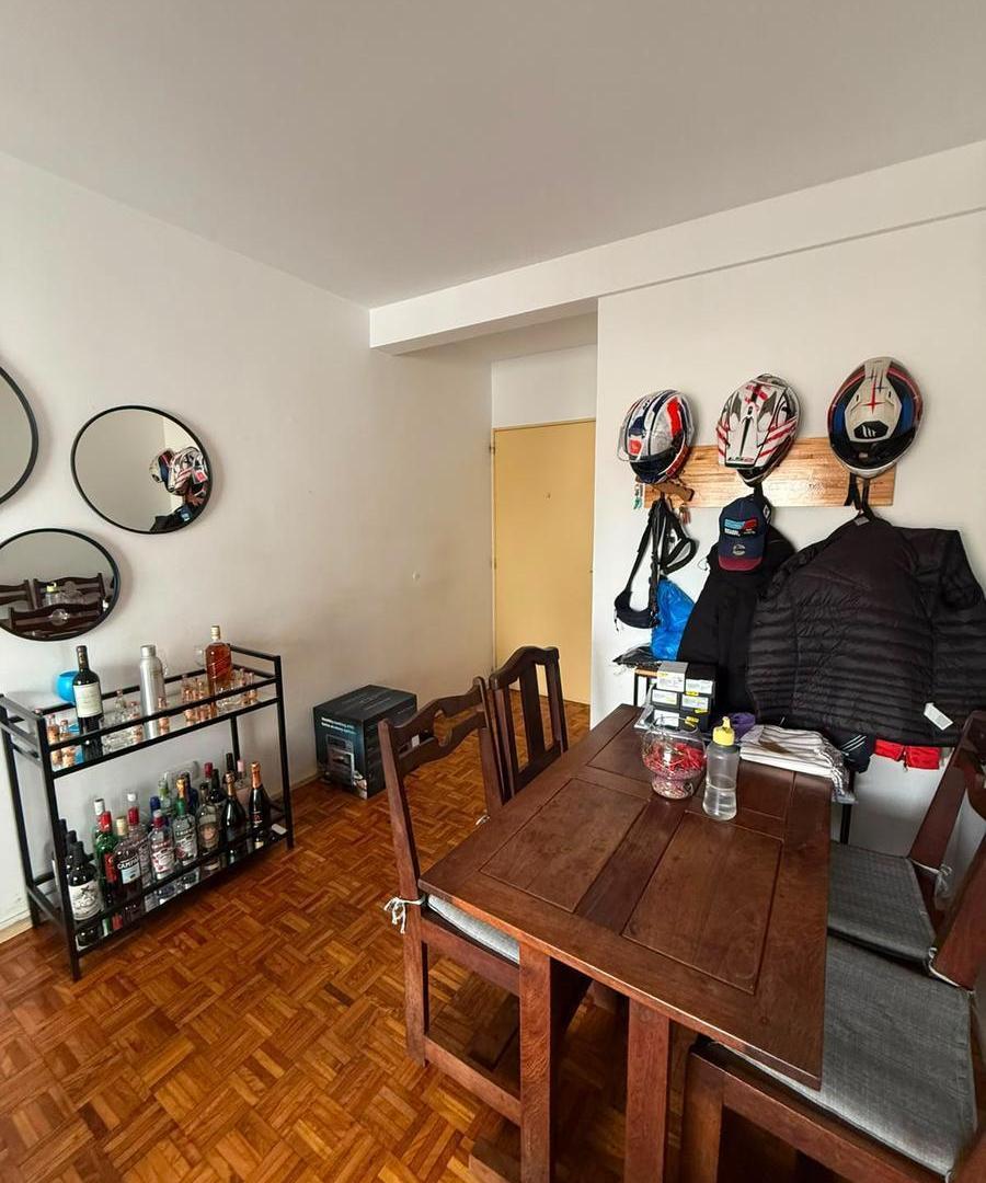 Foto de 2 ambientes en piso 8 con vista abierta al frente en Hipólito Yrigoyen, imagen 1