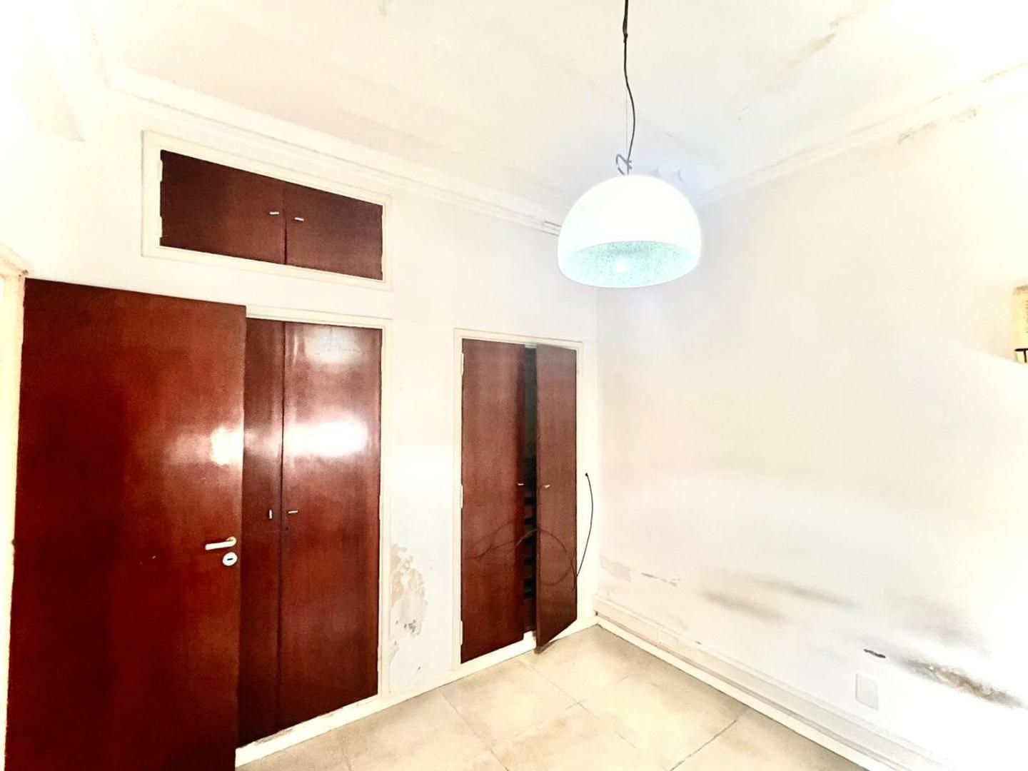 Foto de CASA TIPO PH AL FRENTE A RECICLAR Y/O REFACCIONAR, imagen 1