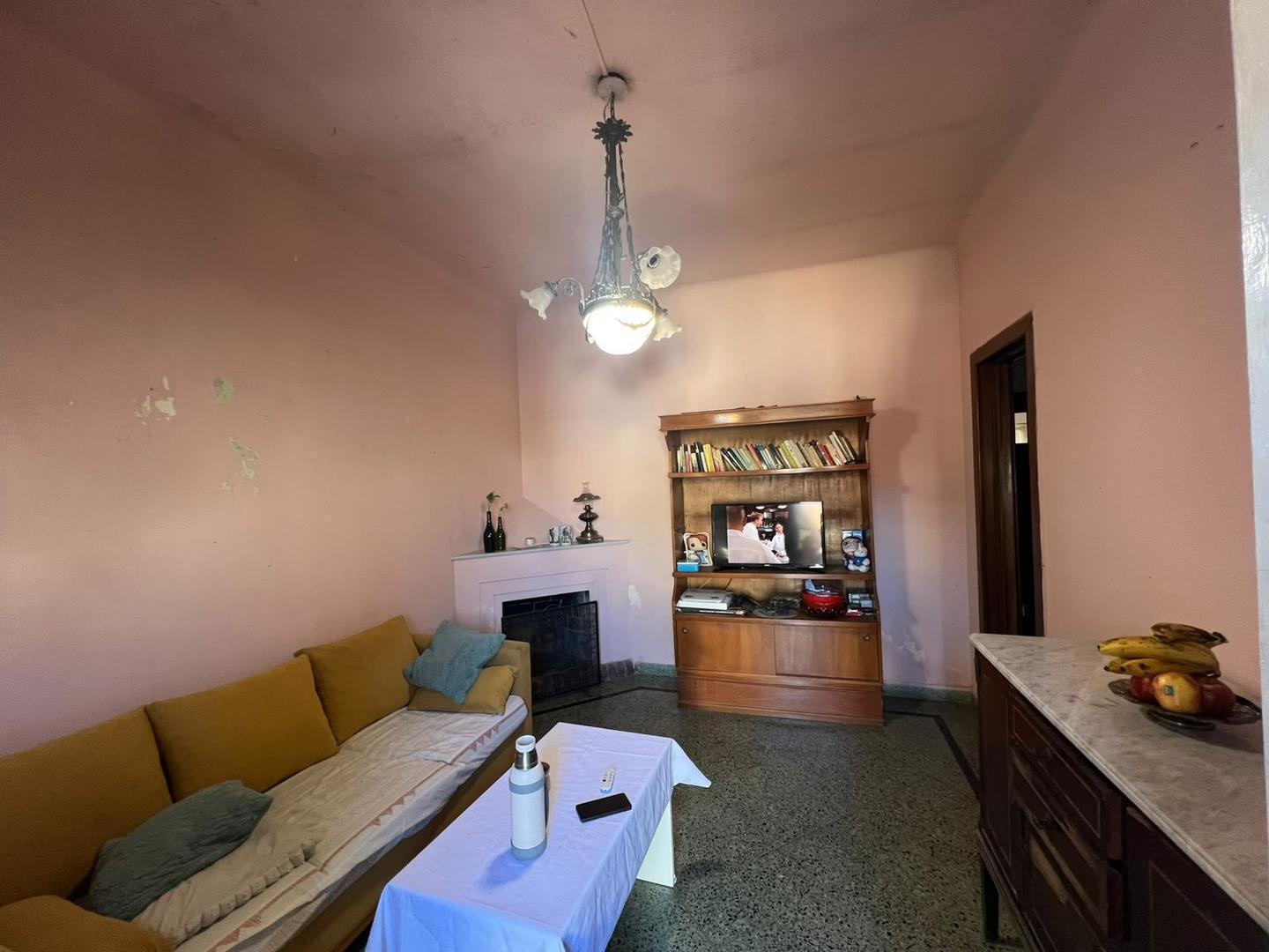 Foto de CASA EN MUY BUENA UBICACION, PARA DOS FAMILIAS, imagen 5