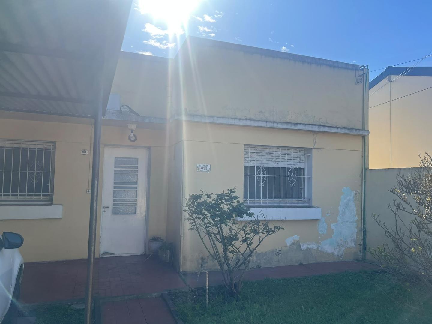 Foto de CASA EN MUY BUENA UBICACION, PARA DOS FAMILIAS, imagen 2