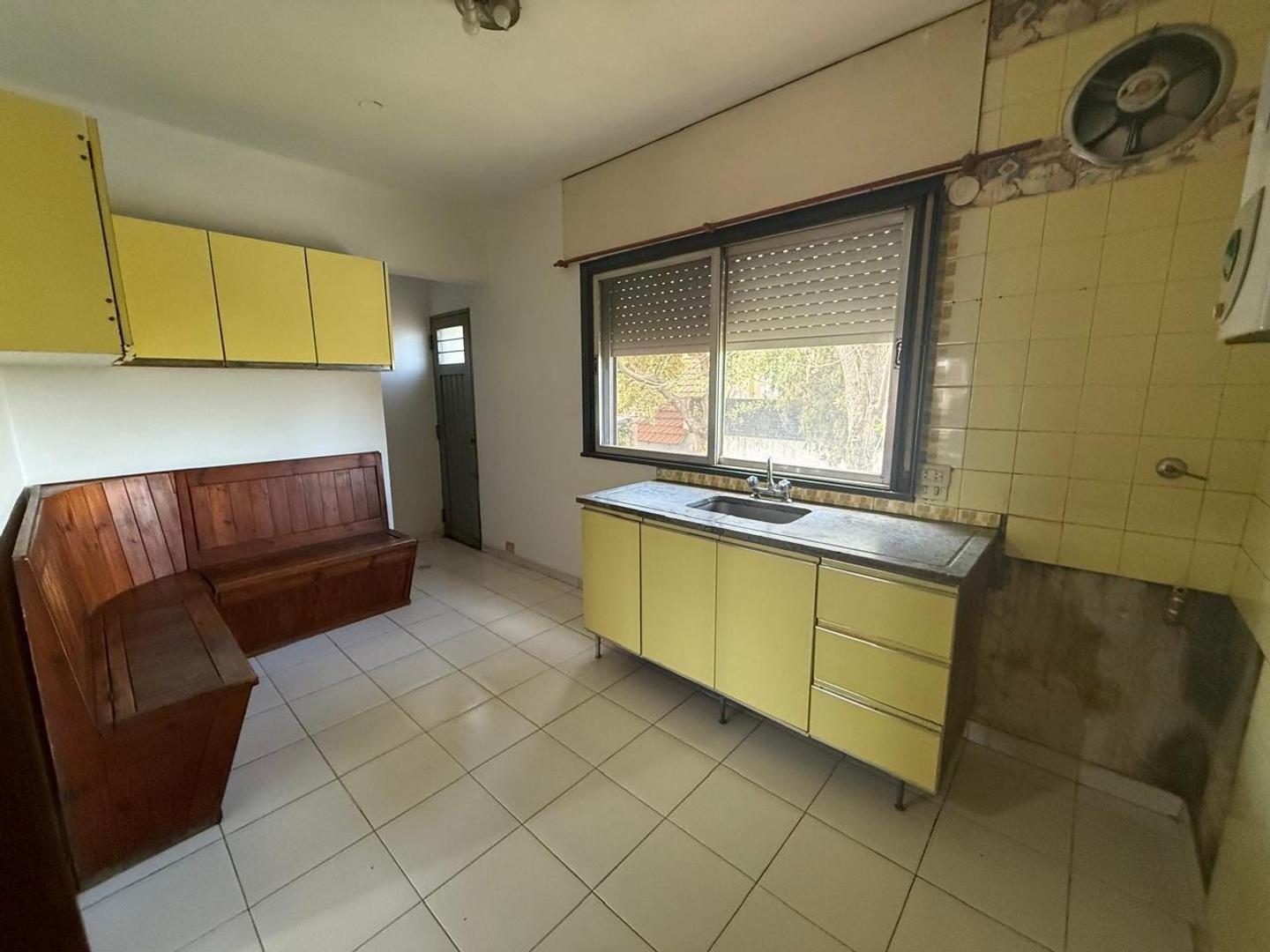 Foto de DEPARTAMENTO EN PLANTA ALTA DE TRES AMBIENTES, imagen 5