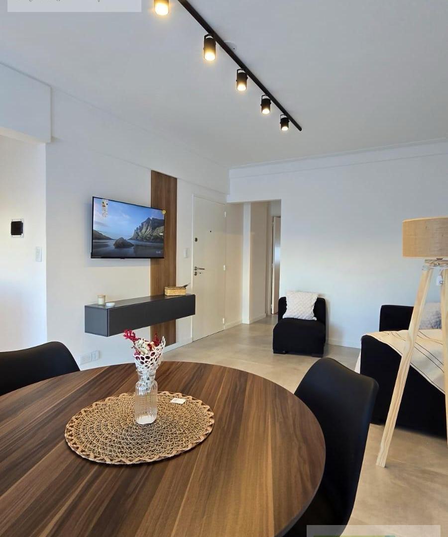 Foto de VENTA DEPARTAMENTO 2 AMBIENTES CON BALCON AL FRENTE Y COCHERA, imagen 3