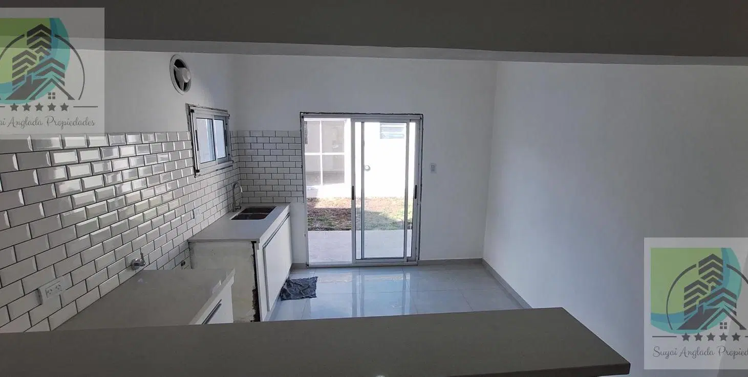 VENTA CASA 3 AMBIENTES - RECICLADA - QUINCHO - PARRILLA 8