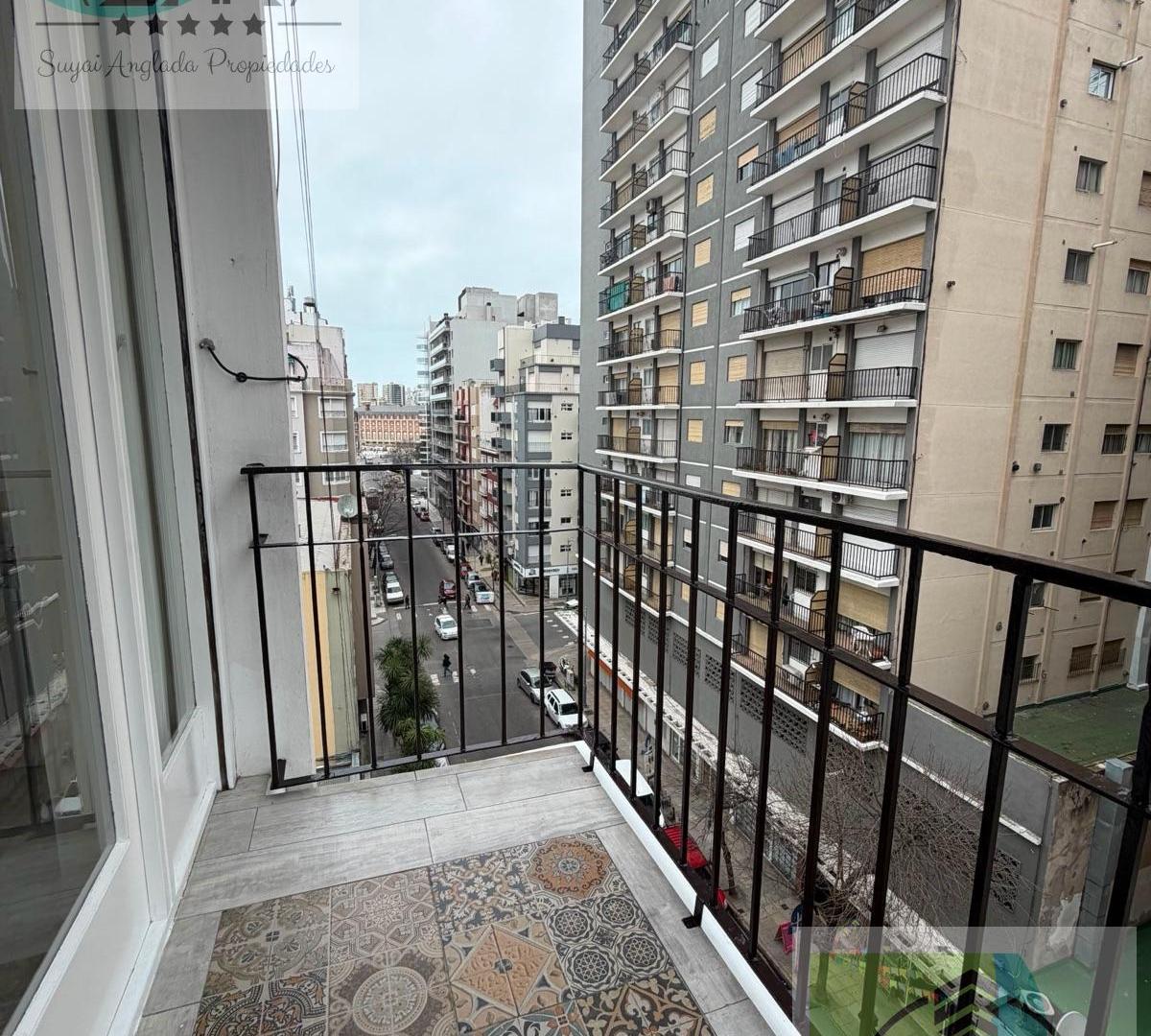 Foto de DEPARTAMENTO 2 AMBIENTES CON DEPENDENCIA - BALCON - RECICLADO Y, imagen 1
