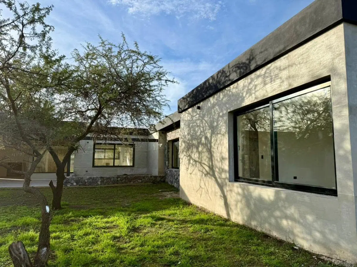 Casa en venta A ESTRENAR de una sola planta fondo golf en barrio El Terrón 5