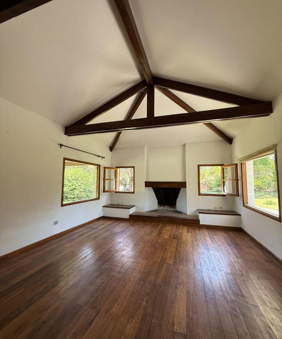 Foto de Casa en venta o alquiler | Frente al Córdoba Golf Club – Villa Allende, imagen 2