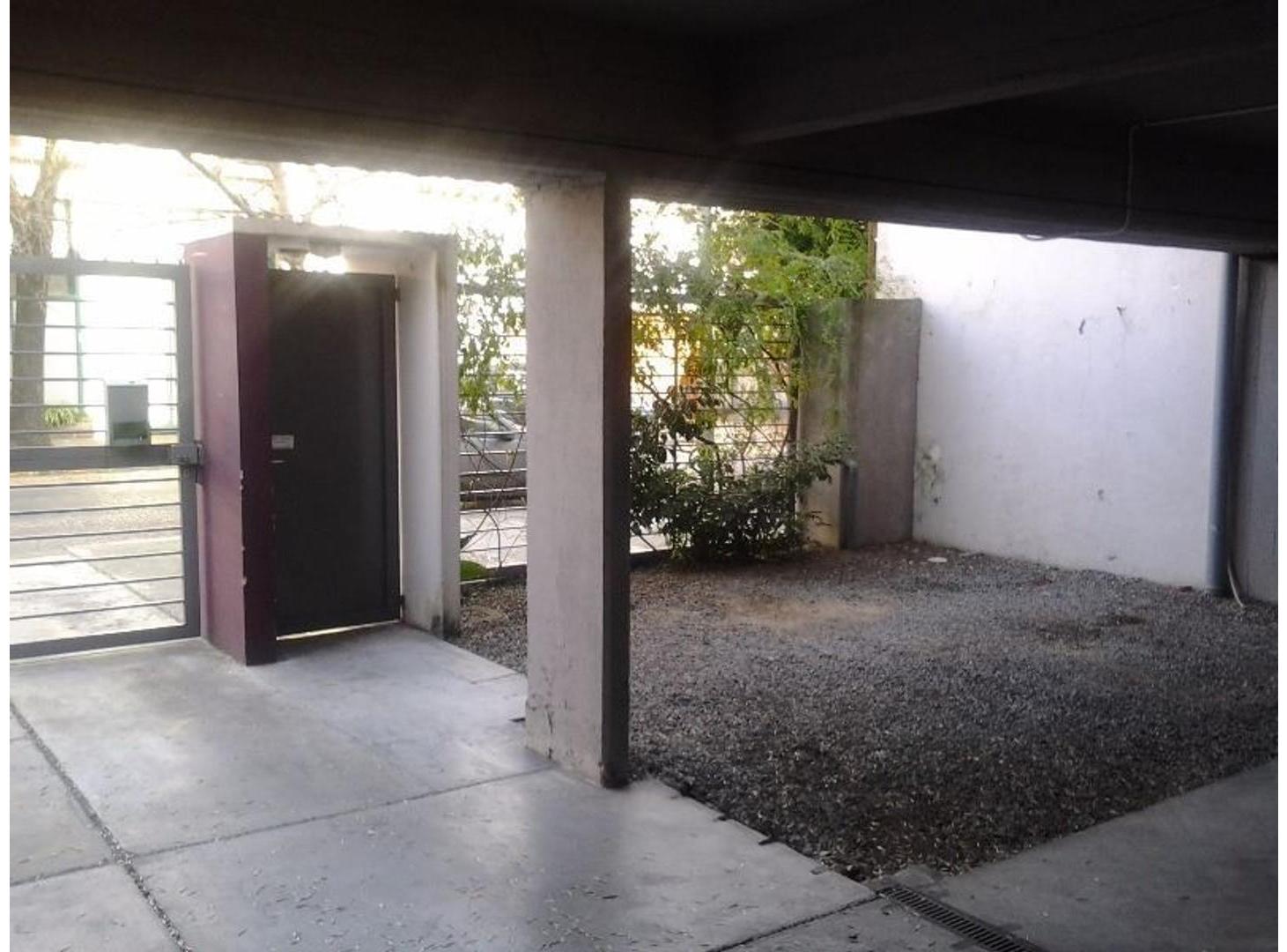 Foto de Venta cochera semicubierta, muy fácil acceso, San Isidro., imagen 4