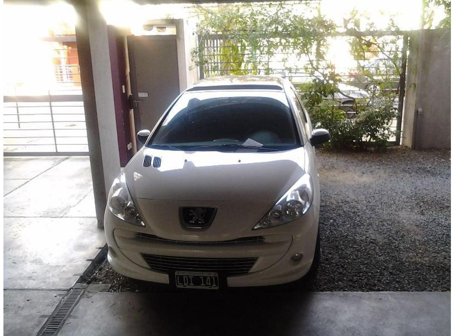 Foto de Venta cochera semicubierta, muy fácil acceso, San Isidro., imagen 1
