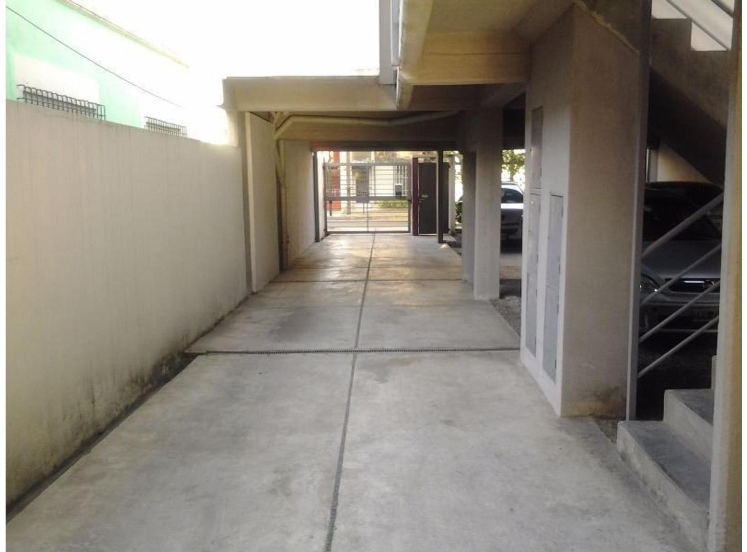Foto de Venta cochera semicubierta, muy fácil acceso, San Isidro., imagen 3