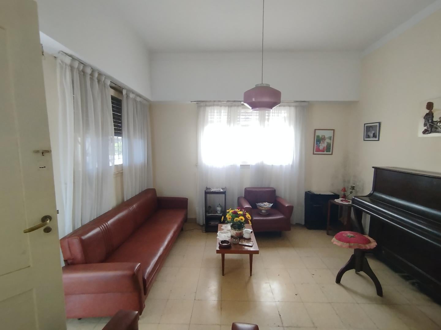 Foto de Casa 3 ambientes sobre lote de 10X 20 - OPORTUNIDAD -Beccar., imagen 2