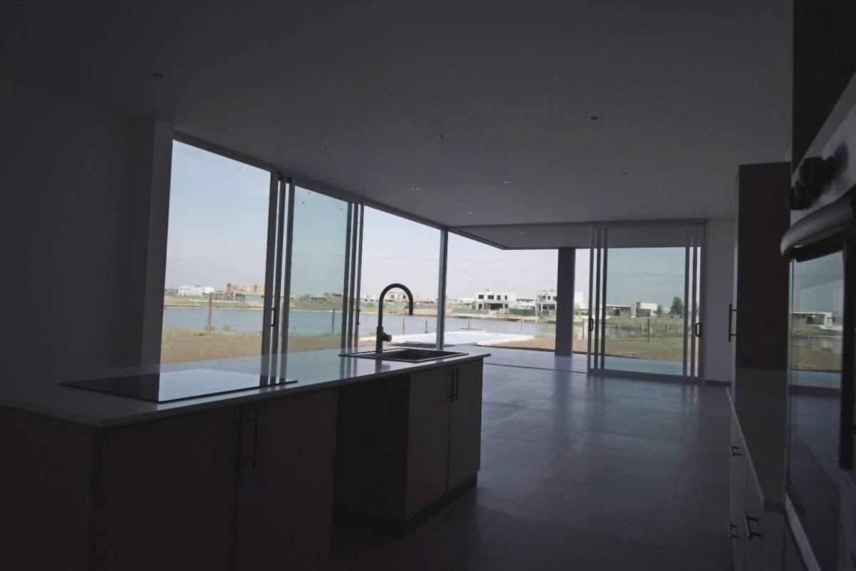 Foto de Casa en Venta en San Sebastian, Escobar, G.B.A. Zona Norte, imagen 2
