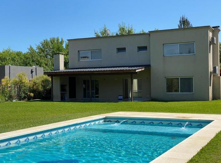 Casa  en Alquiler en Santa Catalina, Villanueva, Tigre 1