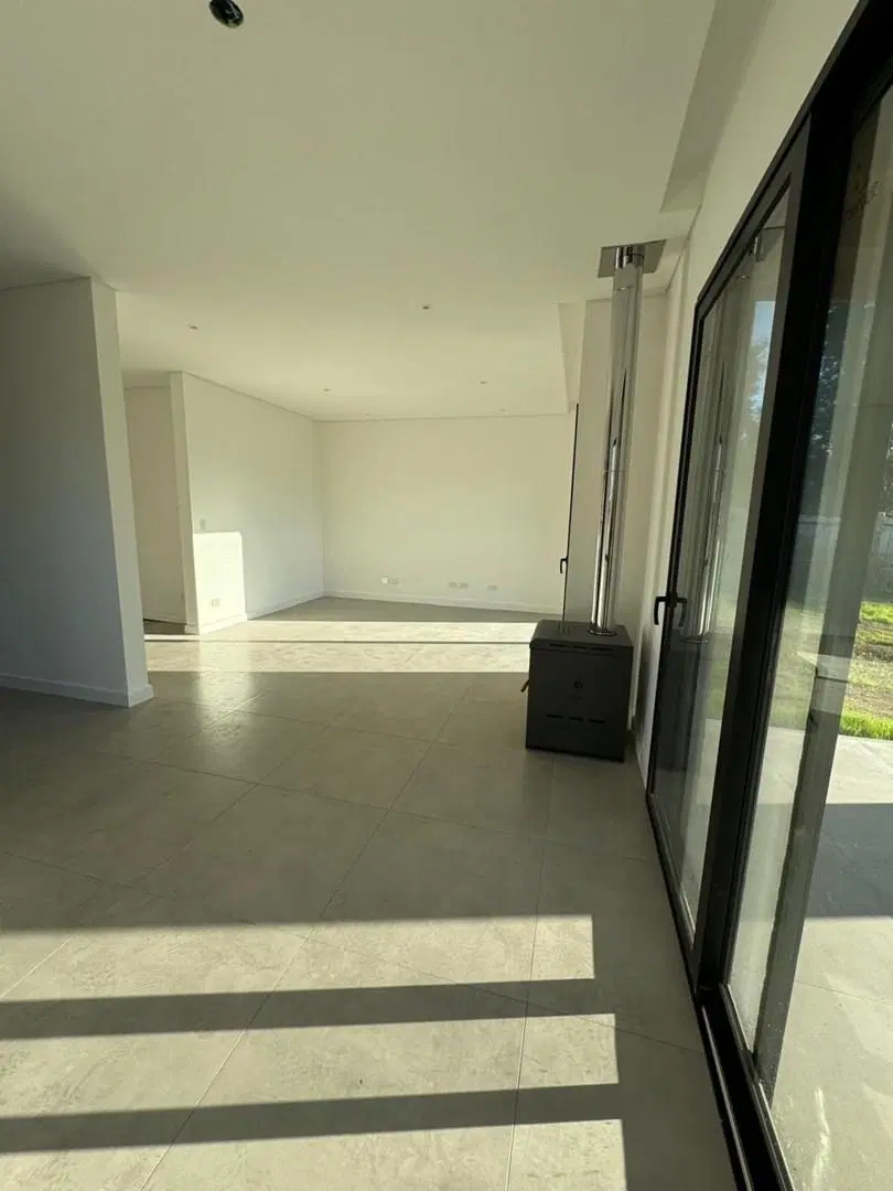 Casa  en Venta en Santa Clara, Manzanares, Pilar 5