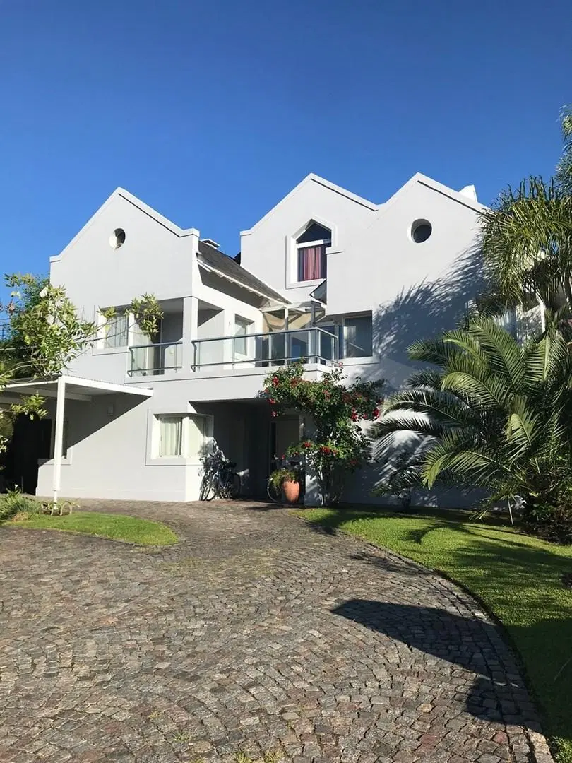 Casa Chalet  en Venta en Los Castores, Nordelta, Tigre 5