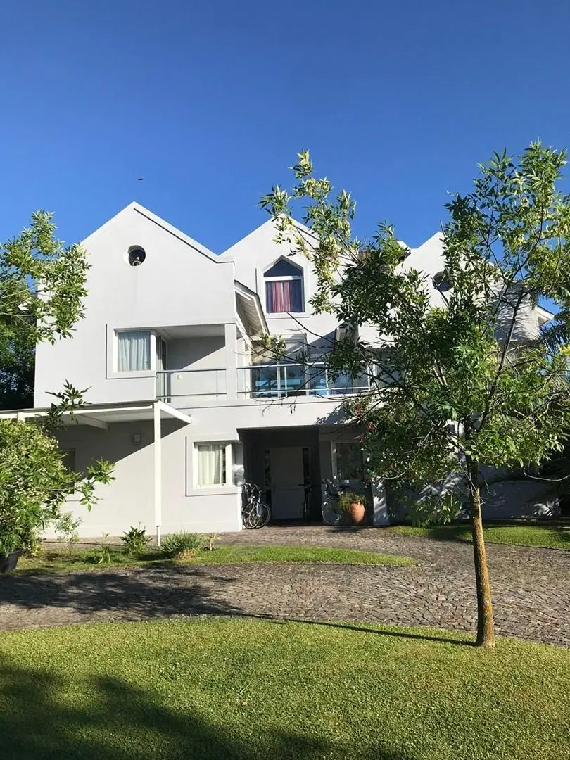 Casa Chalet  en Venta en Los Castores, Nordelta, Tigre 4