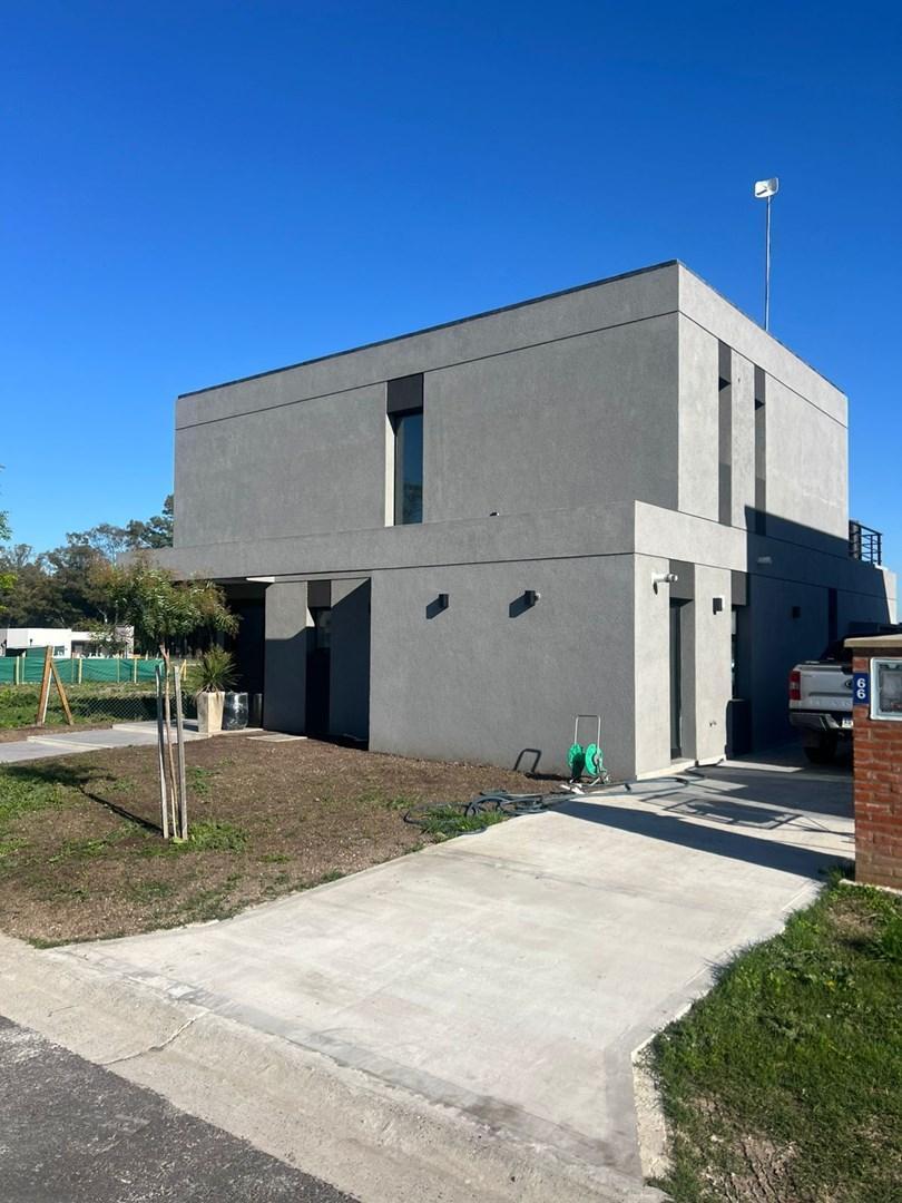Casa en Venta en Santa Sofía, Pilar del Este, Pilar