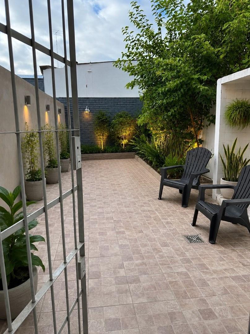 Foto de Departamento PH en Venta en Villa Sarmiento, Morón, G.B.A. Zona Oeste, imagen 2