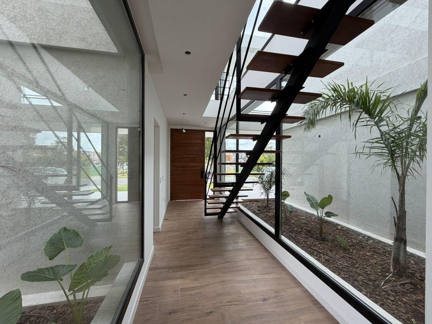 Foto de Casa Chalet en Venta en Carpinchos, Nordelta, Tigre, imagen 1