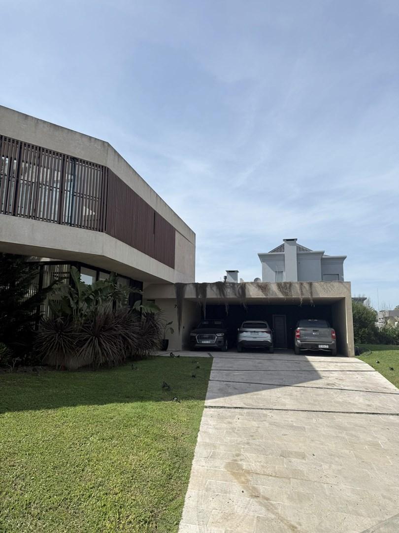 Foto de Casa en Venta en Las Golondrinas, Guillermo Enrique Hudson, Berazategui, imagen 4