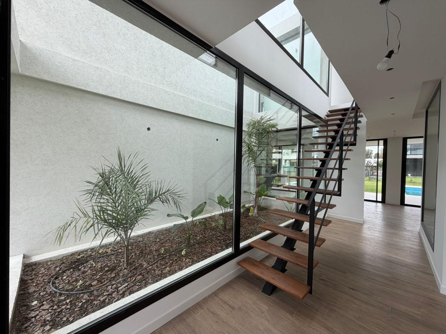 Foto de Casa Chalet en Venta en Carpinchos, Nordelta, Tigre, imagen 1