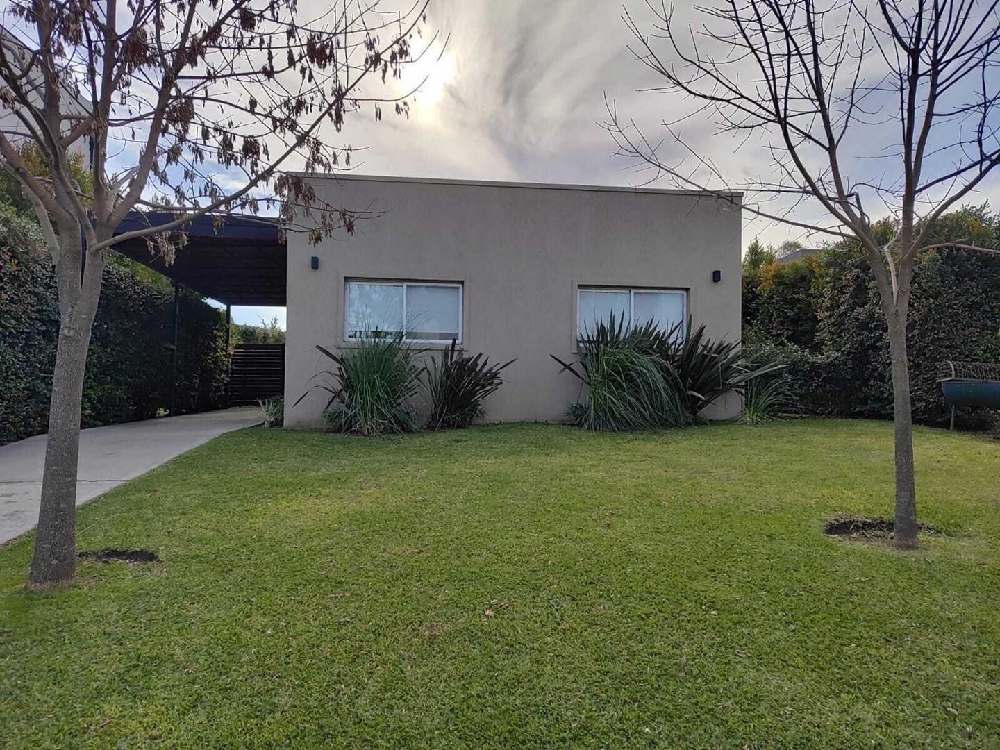Foto de Casa Chalet en Venta en Santa Elena, Pilar del Este, Pilar, imagen 1