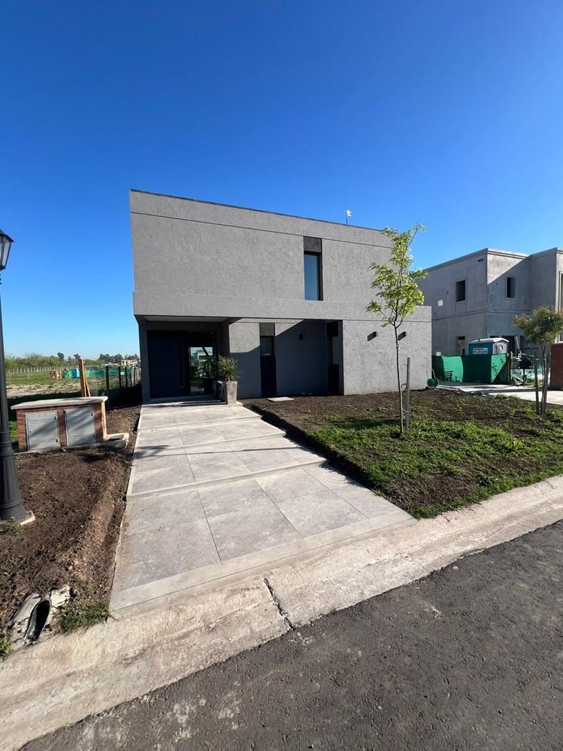 Foto de Casa en Venta en Santa Sofía, Pilar del Este, Pilar, imagen 1