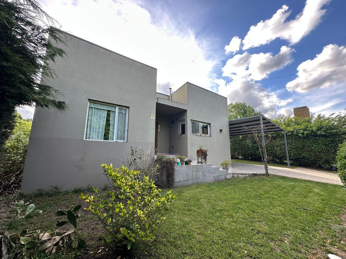Casa en venta apta credito c/ cochera en Sierra de los Padres