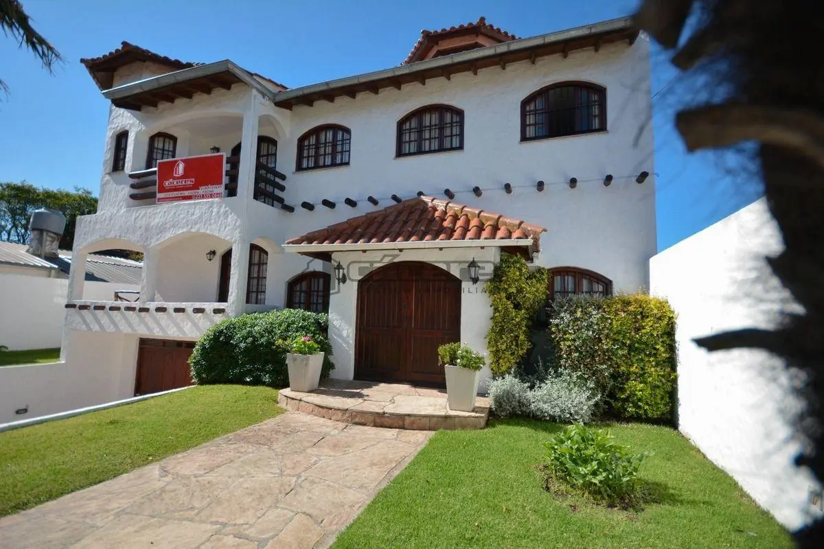 Gran chalet en venta en Parque Luro 2