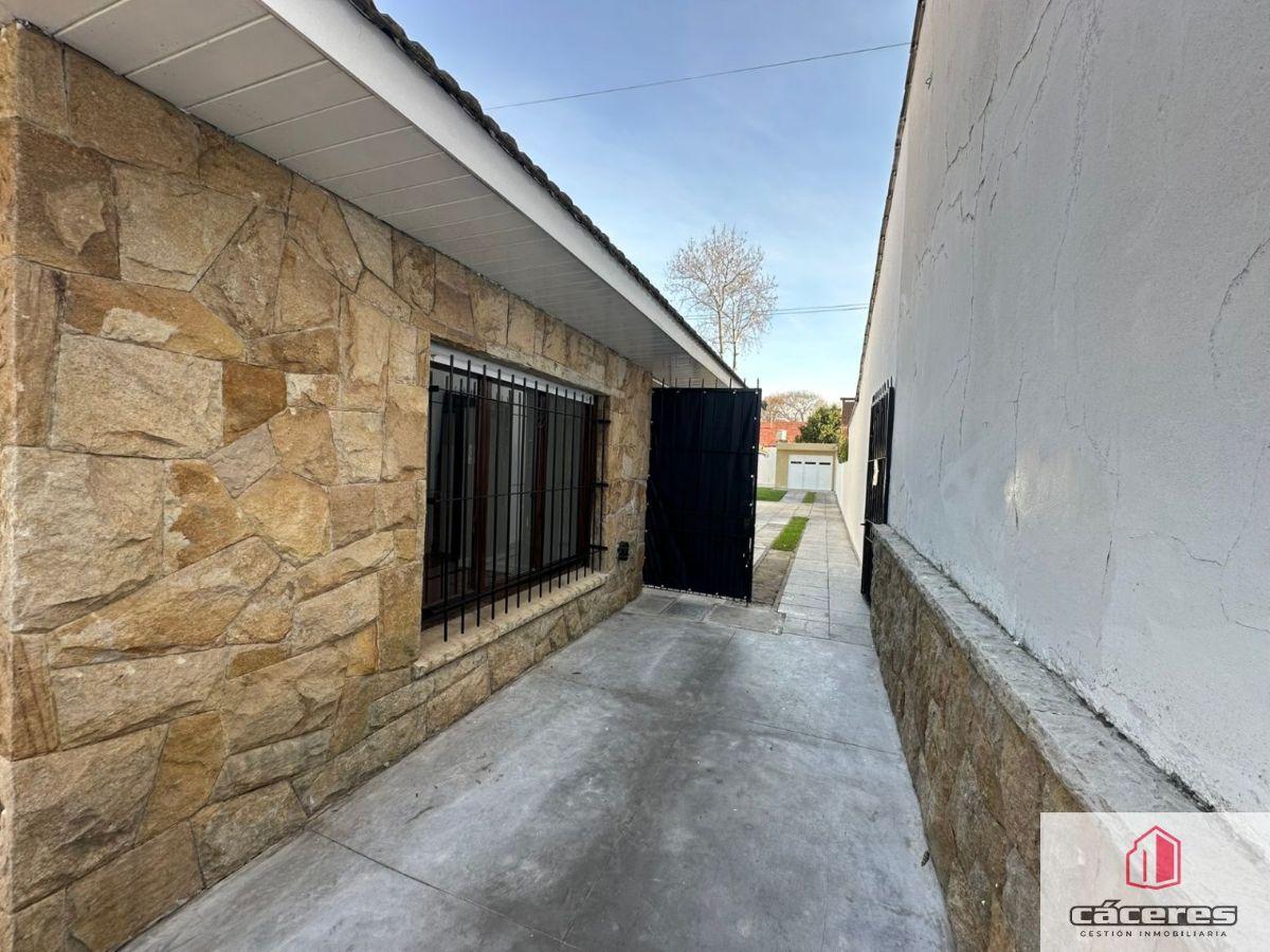 Foto de Chalet en alquiler de 130m2 c/ cochera y quincho en Parque Luro, imagen 3
