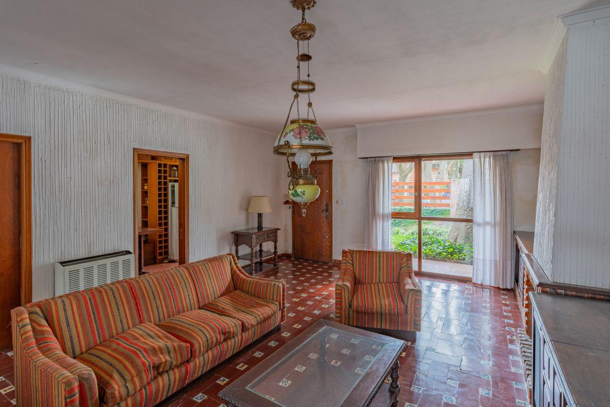 Foto de Casa en venta a reciclar de 217m2 s lote 450m2 en Parque Luro, imagen 5