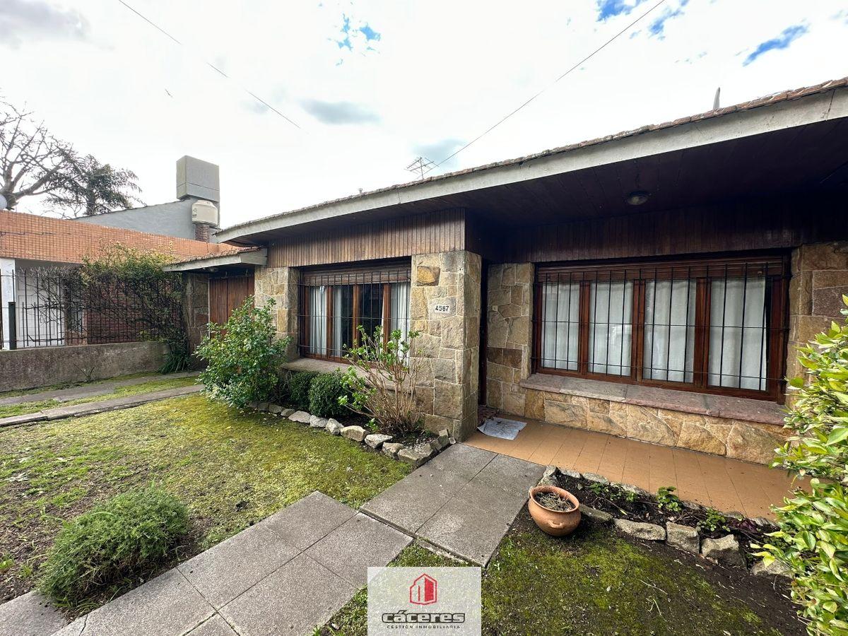 Foto de Chalet en venta a reciclar c/ cochera en Parque Luro, imagen 1