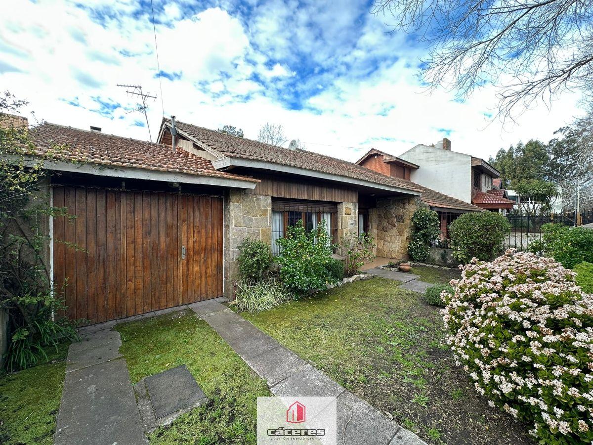 Foto de Chalet en venta a reciclar c/ cochera en Parque Luro, imagen 4