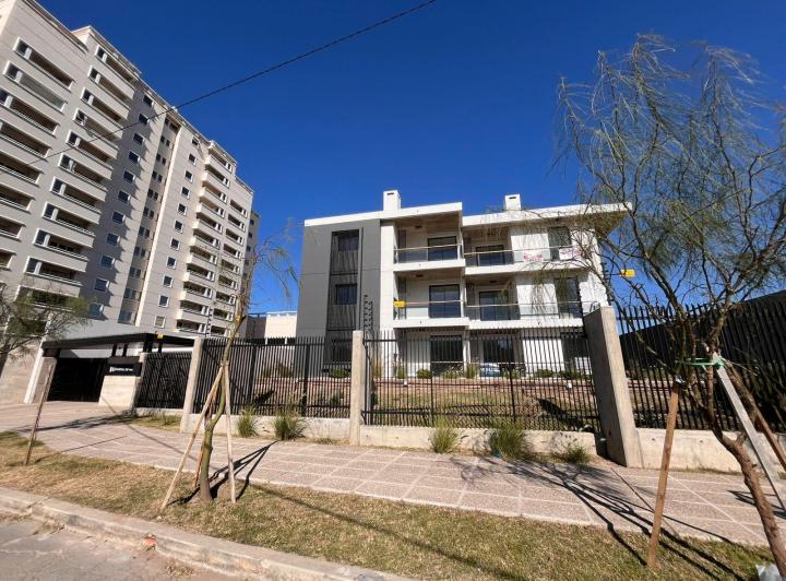 ALQUILER Departamento Dos Dormitorios Alto Alberdi Cochera 2