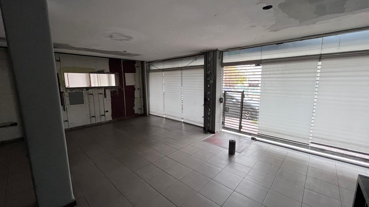 Foto de LOCAL con OFICINAS y DEPÓSITO, muy FÁCIL ACCESO - General PAz, imagen 3